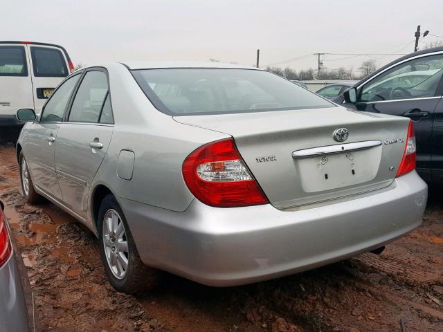 JTDBF30K320003570 - 2002 TOYOTA CAMRY LE SILVER photo 3