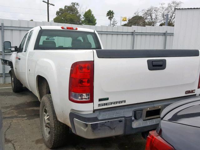 1GT21ZCG4CZ302586 - 2012 GMC SIERRA C25 WHITE photo 3