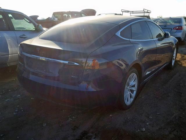 5YJSA1E25JF282760 - 2018 TESLA MODEL S أزرق صورة 4
