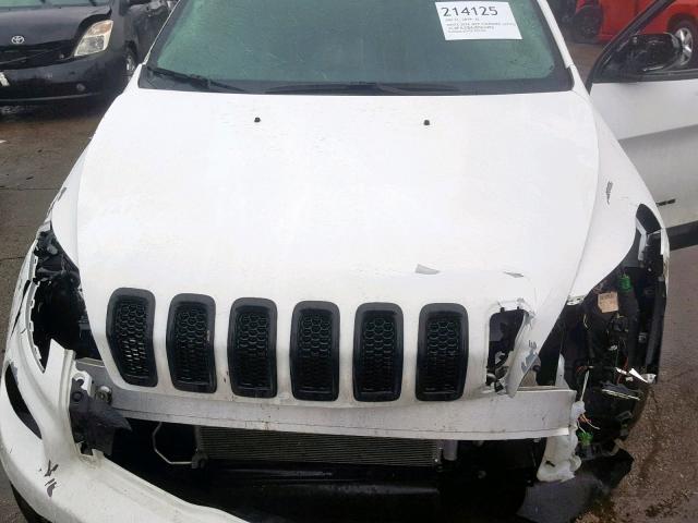 1C4PJLCB4JD563492 - 2018 JEEP CHEROKEE L WHITE photo 7