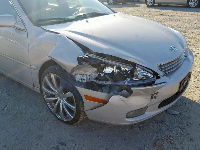 JTHBA30G045009664 - 2004 LEXUS ES 330 SILVER photo 9