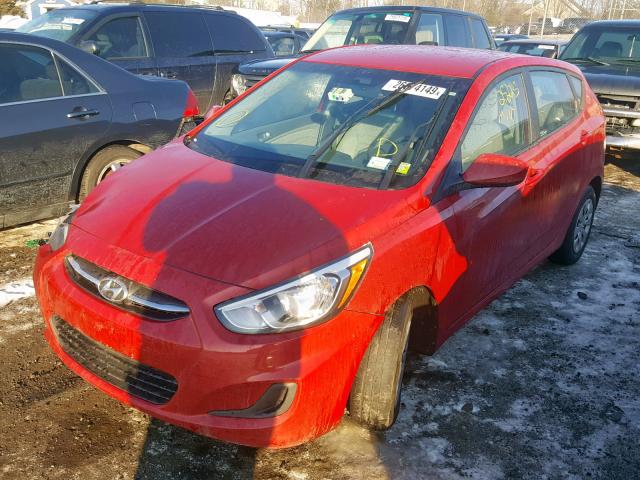 KMHCT5AE1HU338325 - 2017 HYUNDAI ACCENT SE RED photo 2