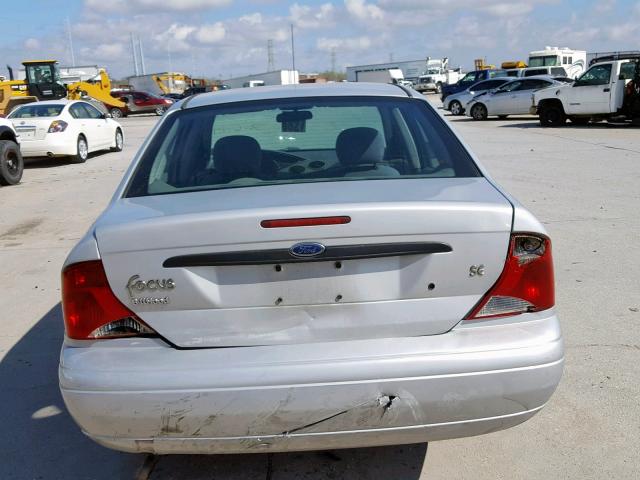 1FAFP34334W175203 - 2004 FORD FOCUS SE C SILVER photo 9