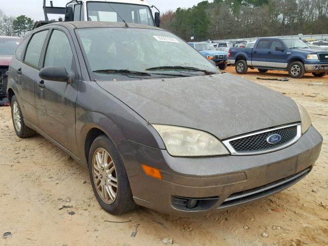 3FAFP37N25R126320 - 2005 FORD FOCUS ZX5 GRAY photo 1