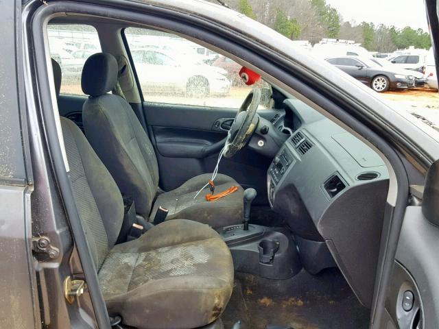 3FAFP37N25R126320 - 2005 FORD FOCUS ZX5 GRAY photo 5