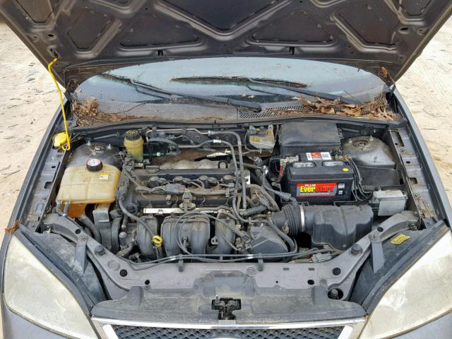 3FAFP37N25R126320 - 2005 FORD FOCUS ZX5 GRAY photo 7