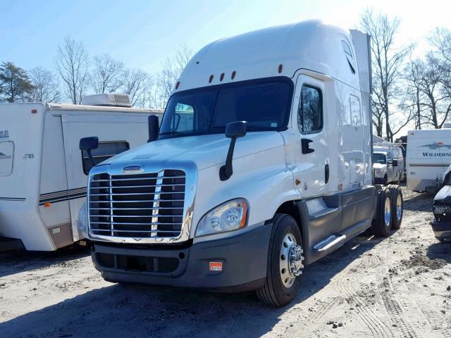 3AKJGLBG3GSHT7259 - 2016 FREIGHTLINER CASCADIA 1 WHITE photo 2