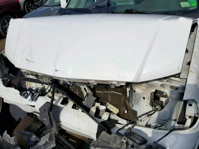 5LMFU28R44LJ42264 - 2004 LINCOLN NAVIGATOR WHITE photo 7