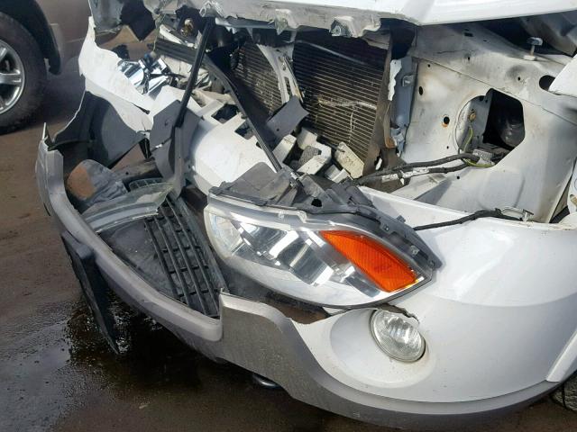 5LMFU28R44LJ42264 - 2004 LINCOLN NAVIGATOR WHITE photo 9