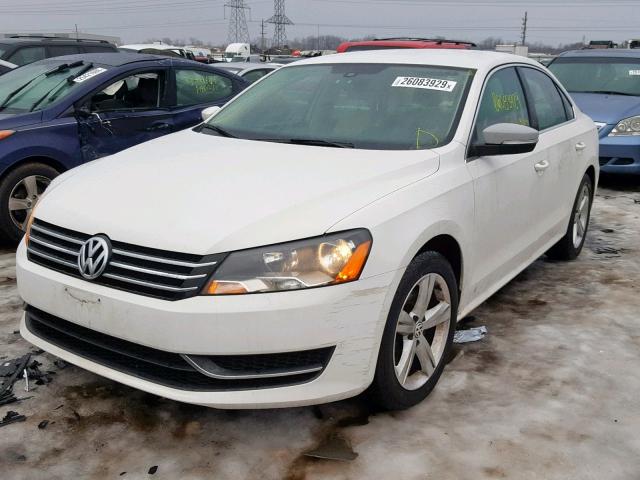 1VWBH7A35DC083879 - 2013 VOLKSWAGEN PASSAT SE WHITE photo 2