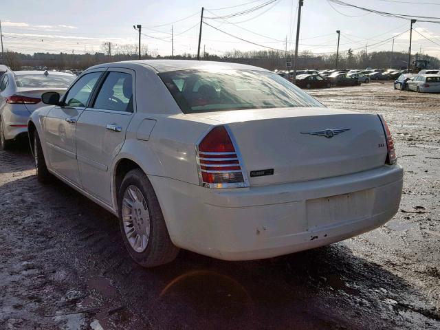 2C3JA43R55H583210 - 2005 CHRYSLER 300 WHITE photo 3