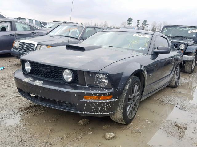 1ZVHT82HX75289913 - 2007 FORD MUSTANG GT GRAY photo 2