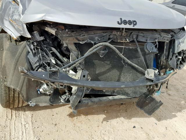 1C4RJEAG5JC344615 - 2018 JEEP GRAND CHER SILVER photo 9