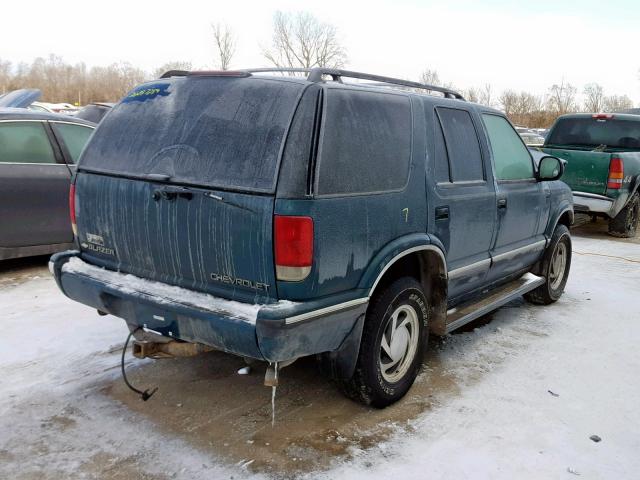 1GNDT13W2V2156865 - 1997 CHEVROLET BLAZER GREEN photo 4