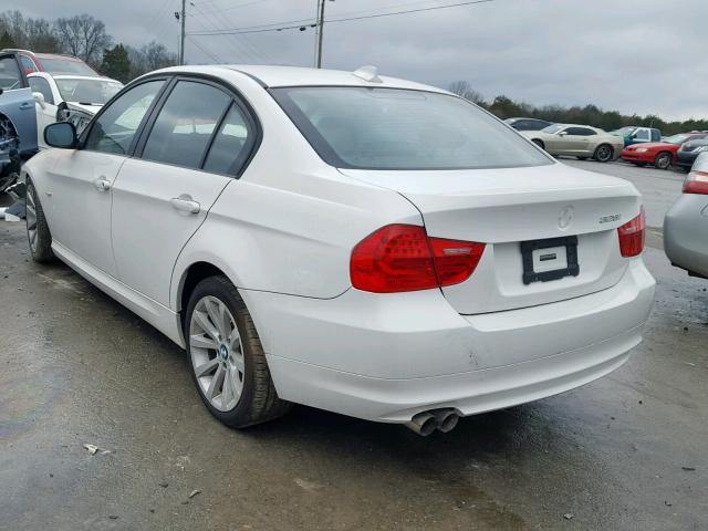 WBAPH5C53BA443247 - 2011 BMW 328 I SULE WHITE photo 3