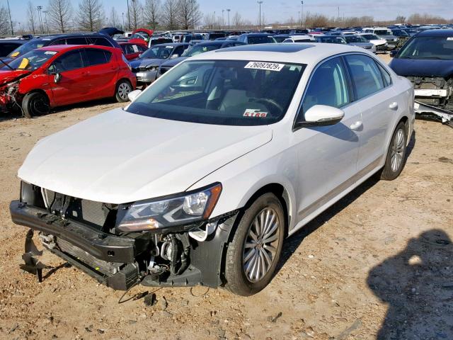 1VWBT7A31HC015048 - 2017 VOLKSWAGEN PASSAT SE WHITE photo 2