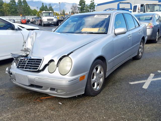 WDBJF65J32B466891 - 2002 MERCEDES-BENZ E 320 SILVER photo 2