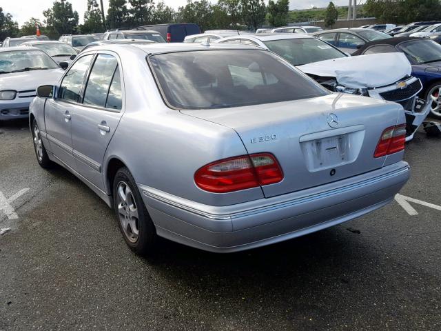 WDBJF65J32B466891 - 2002 MERCEDES-BENZ E 320 SILVER photo 3