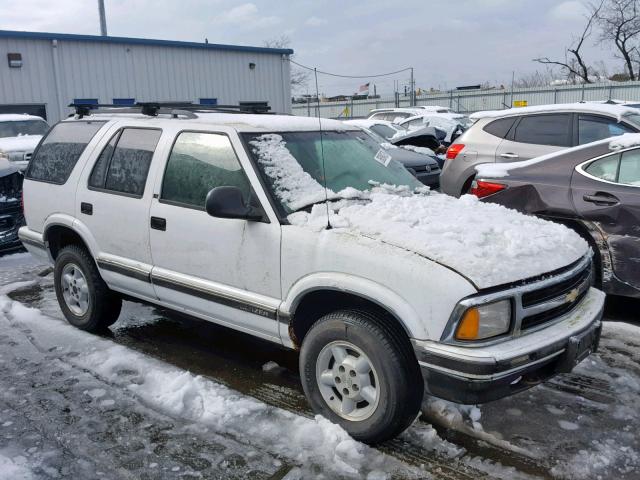 1GNDT13W2V2167896 - 1997 CHEVROLET BLAZER WHITE photo 1