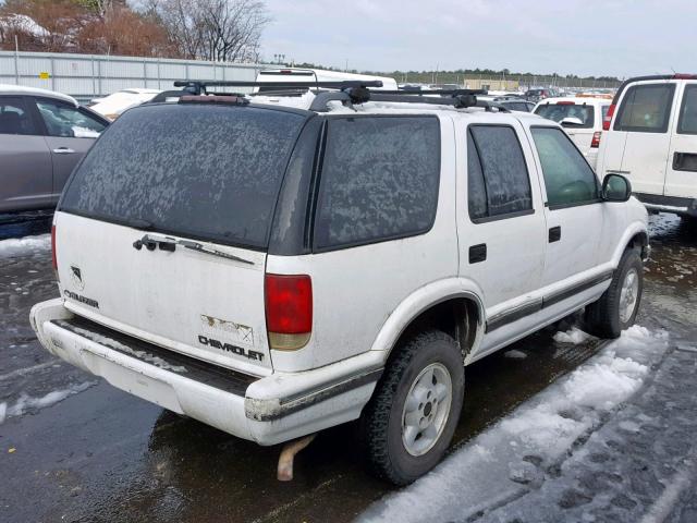 1GNDT13W2V2167896 - 1997 CHEVROLET BLAZER WHITE photo 4