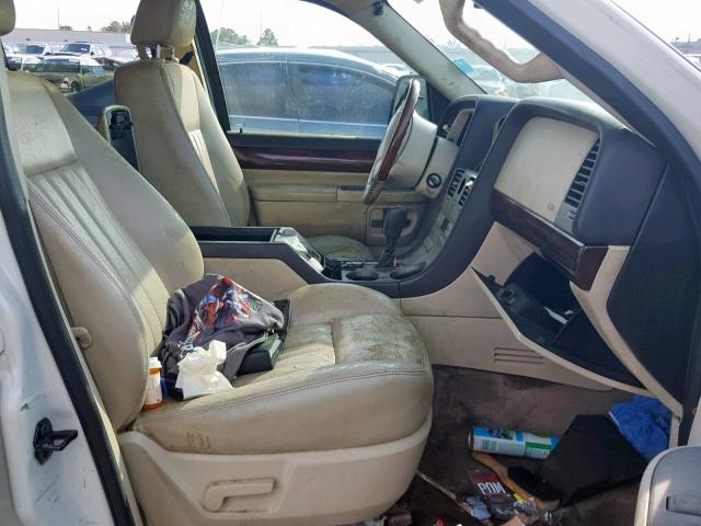 5LMEU88H13ZJ15170 - 2003 LINCOLN AVIATOR 白色 照片 5