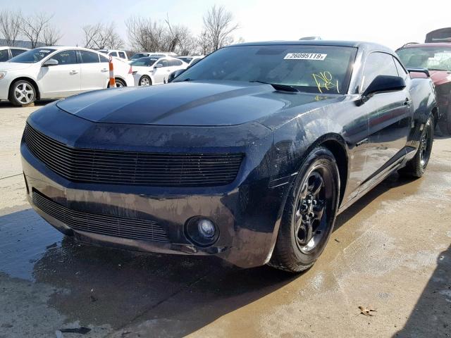 2G1FE1ED5B9133996 - 2011 CHEVROLET CAMARO LS BLACK photo 2