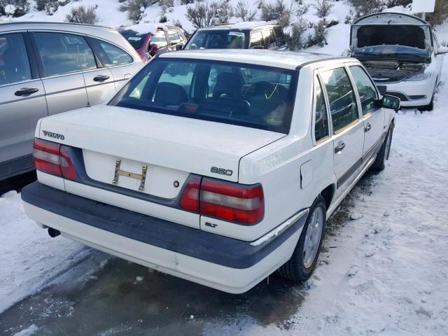 YV1LS5547T2267753 - 1996 VOLVO 850 BASE WHITE photo 4