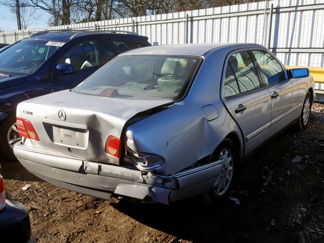 WDBJF65F2WA639100 - 1998 MERCEDES-BENZ E 320 SILVER photo 4