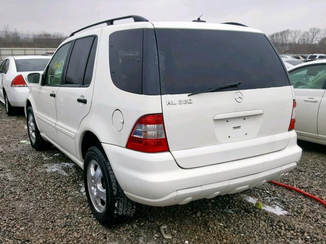 4JGAB54E62A351523 - 2002 MERCEDES-BENZ ML 320 WHITE photo 3