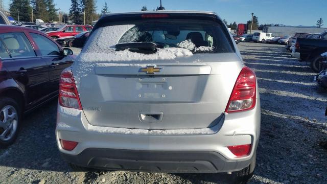 3GNCJKSB1HL223545 - 2017 CHEVROLET TRAX LS SILVER photo 4