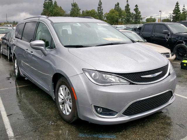 2C4RC1BG6JR290783 - 2018 CHRYSLER PACIFICA T SILVER photo 1