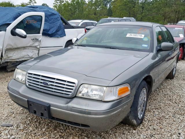 2FAFP73W02X139196 - 2002 FORD CROWN VICT GRAY photo 2