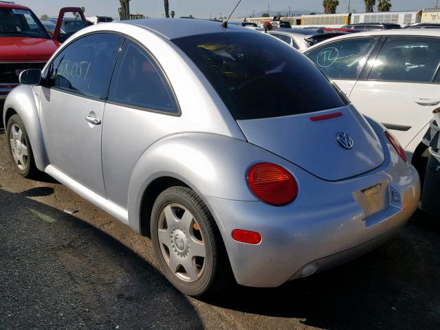 3VWCT21C61M405073 - 2001 VOLKSWAGEN NEW BEETLE Weiß Foto 3