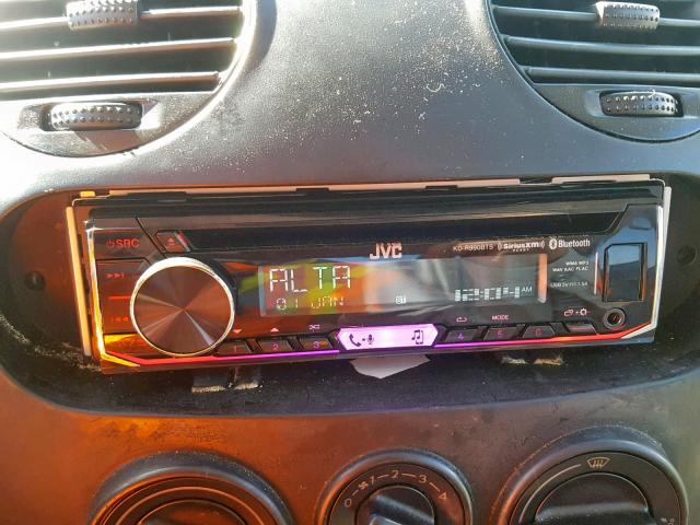 3VWCT21C61M405073 - 2001 VOLKSWAGEN NEW BEETLE Weiß Foto 9