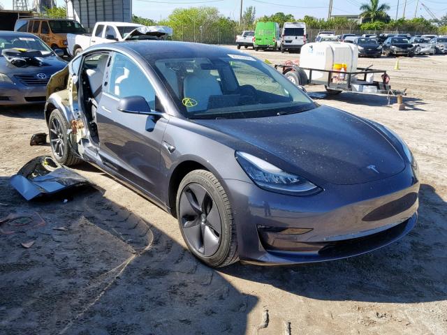 5YJ3E1EA6JF155581 - 2018 TESLA MODEL 3 GRAY photo 1