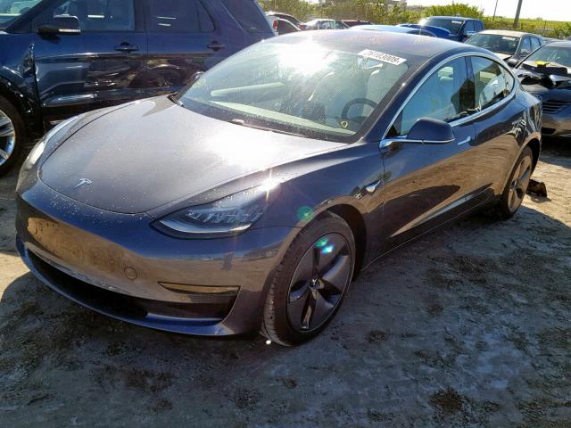 5YJ3E1EA6JF155581 - 2018 TESLA MODEL 3 GRAY photo 2