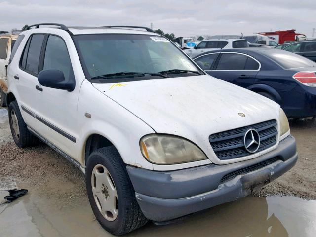 4JGAB54E2WA002767 - 1998 MERCEDES-BENZ ML 320 WHITE photo 1