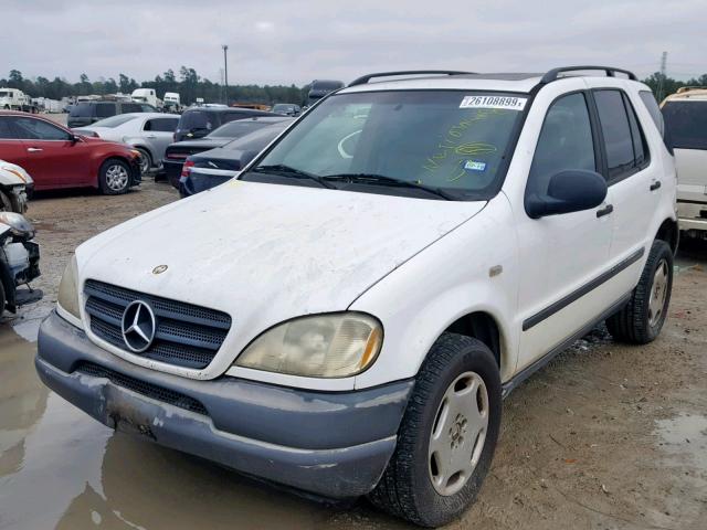 4JGAB54E2WA002767 - 1998 MERCEDES-BENZ ML 320 WHITE photo 2