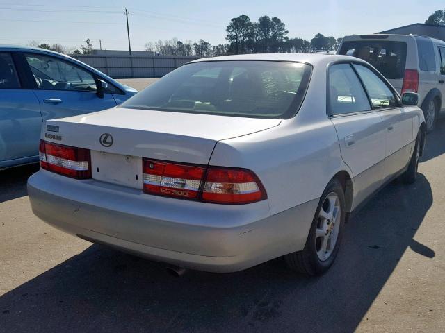 JT8BF28G910315903 - 2001 LEXUS ES 300 WHITE photo 4