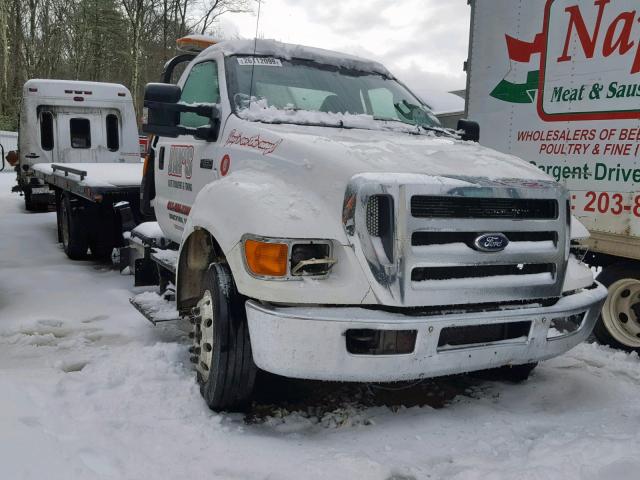 3FRWF6FC2BV145566 - 2011 FORD F650 SUPER WHITE photo 1