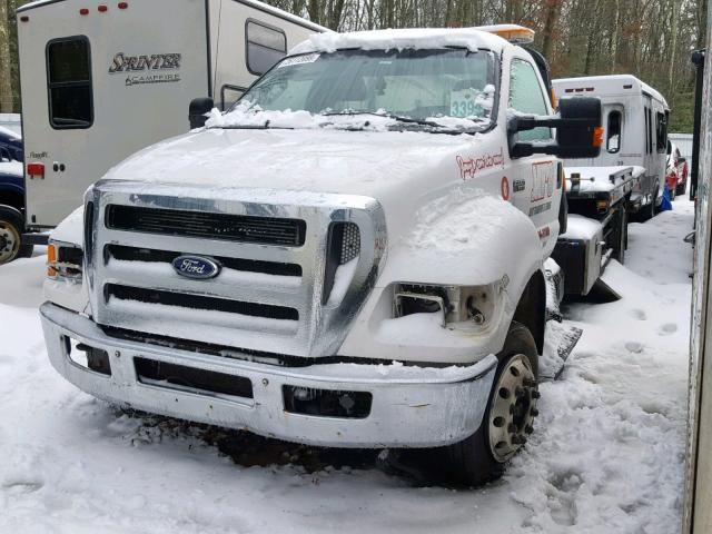 3FRWF6FC2BV145566 - 2011 FORD F650 SUPER WHITE photo 2