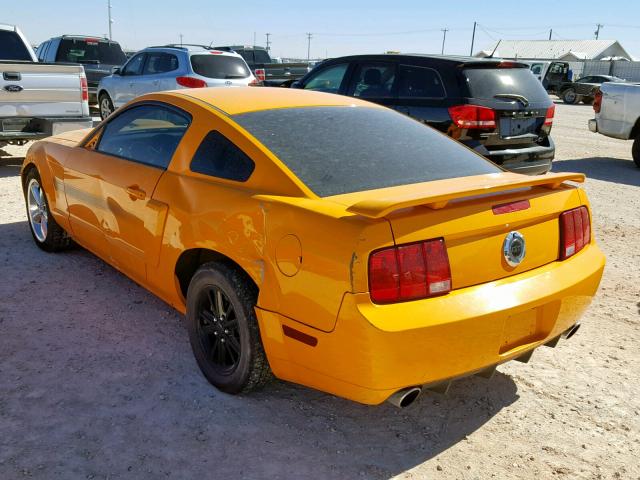 1ZVHT82H885160862 - 2008 FORD MUSTANG GT YELLOW photo 3