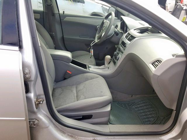 1G1ZB5E17BF323809 - 2011 CHEVROLET MALIBU LS 银色 照片 5