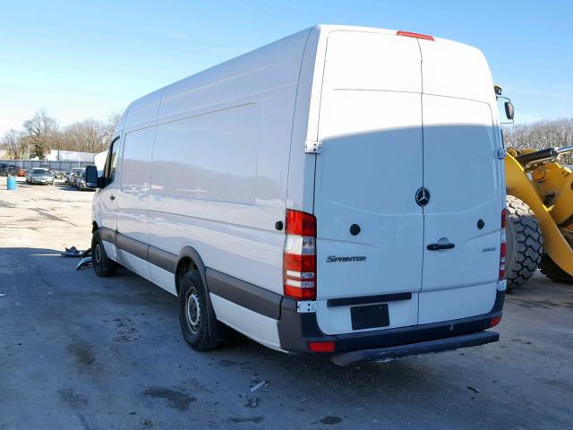 WD3PE8CD2HP567711 - 2017 MERCEDES-BENZ SPRINTER 2 WHITE photo 3