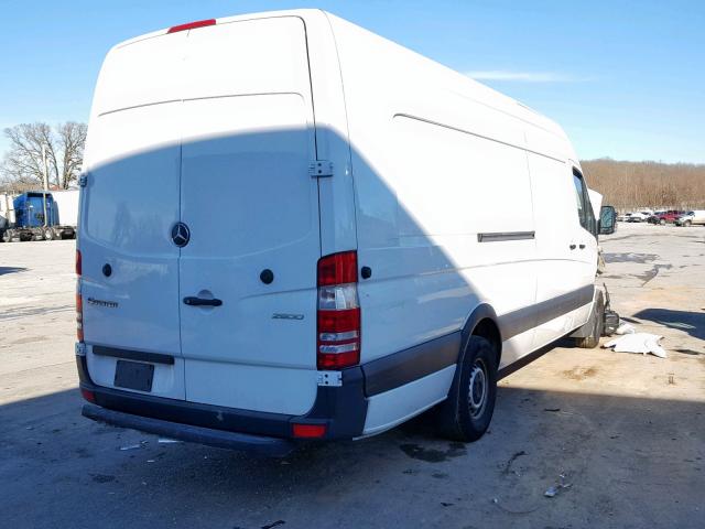 WD3PE8CD2HP567711 - 2017 MERCEDES-BENZ SPRINTER 2 WHITE photo 4