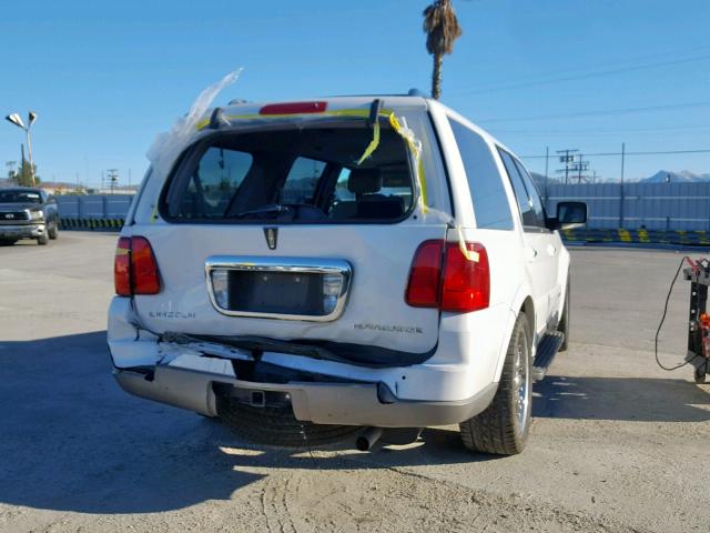 5LMFU27R34LJ30964 - 2004 LINCOLN NAVIGATOR WHITE photo 4