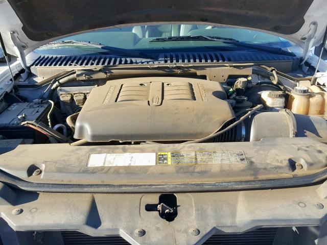 5LMFU27R34LJ30964 - 2004 LINCOLN NAVIGATOR WHITE photo 7