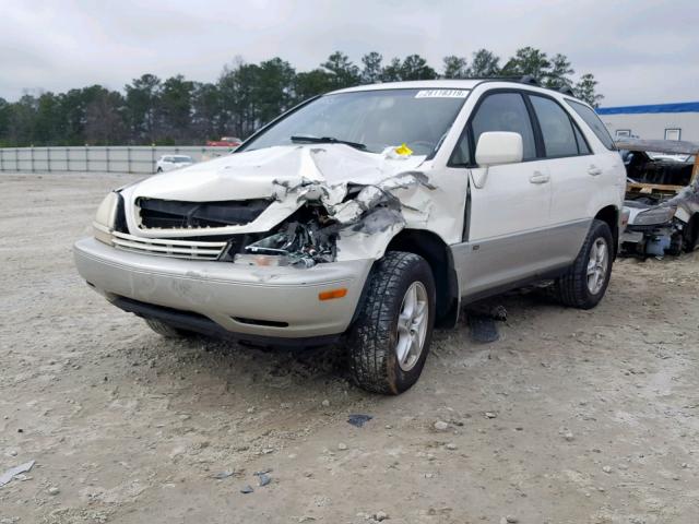 JTJGF10U020124386 - 2002 LEXUS RX 300 WHITE photo 2