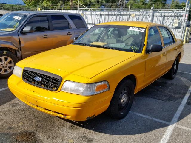 2FAHP71W66X141150 - 2006 FORD CROWN VICT YELLOW photo 2