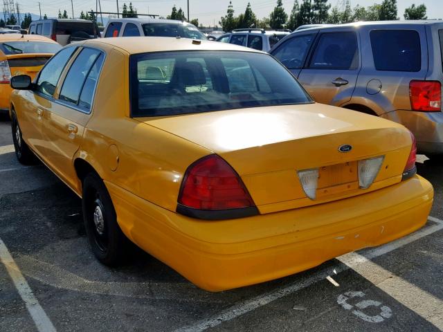 2FAHP71W66X141150 - 2006 FORD CROWN VICT YELLOW photo 3